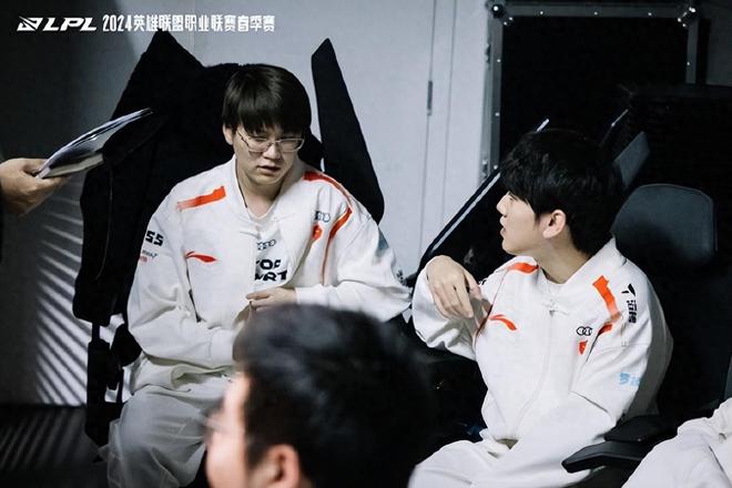 而是让全队 而是让全队